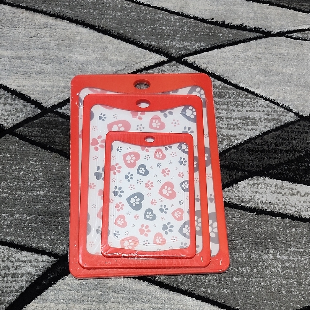 PAW-PRINT HEARTS THEMED 3-PIECE PLASTIC CUTTING BOARDS KITCHENWARE
